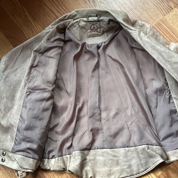 Odyne Women's Tan Leather Jacket - Picture 5 of 8